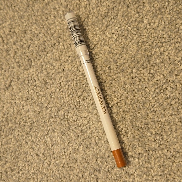 L'Oréal Paris Age Perfect Anti-Feathering Lipliner Color 10 Bright Mocha - Picture 1 of 4